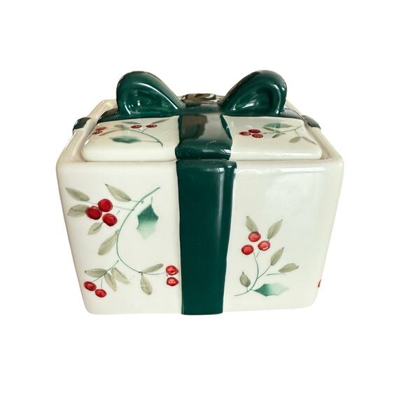 Pfaltzgraff Winterberry Candy Box Ceramic Bow Wrapped Lidded Trinket Keepsakes - Picture 5 of 8